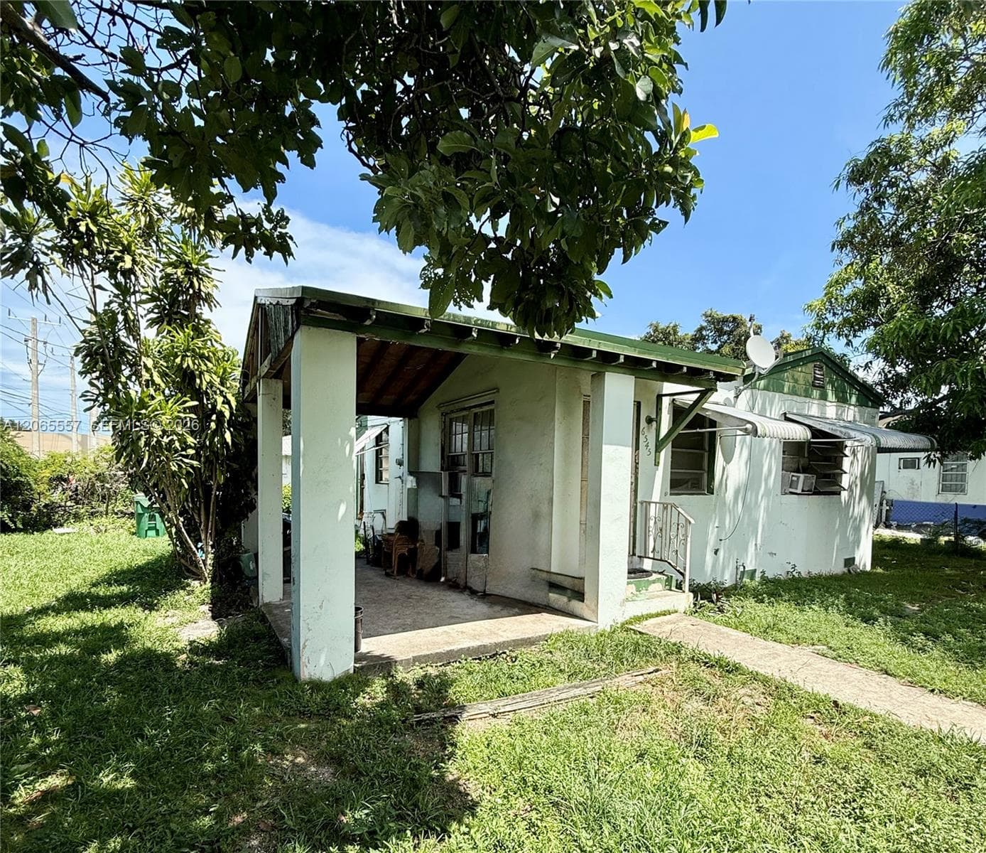 6545 NW 6th Ave, Miami FL 33150