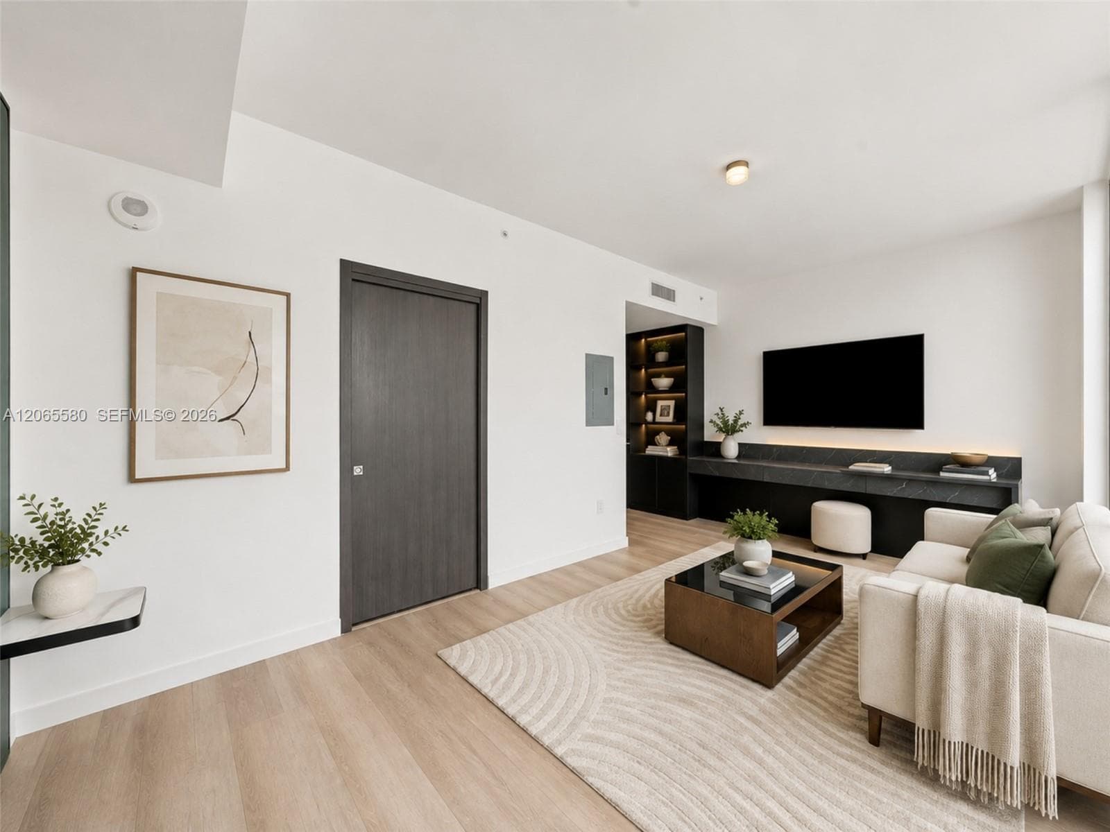 20 NE 11th # 2505, Miami FL 33132