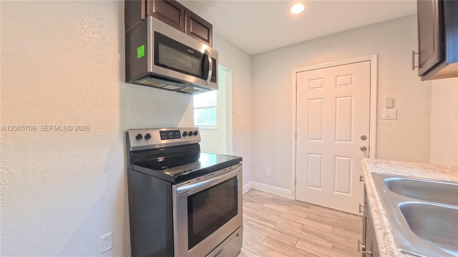 3156 NW 55th St, Miami FL 33142