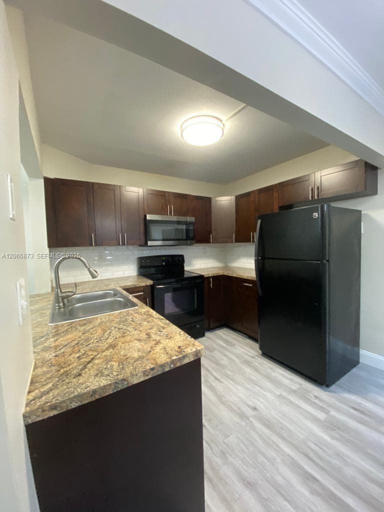 446 NE 210th Cir Ter # 6A, Miami FL 33179