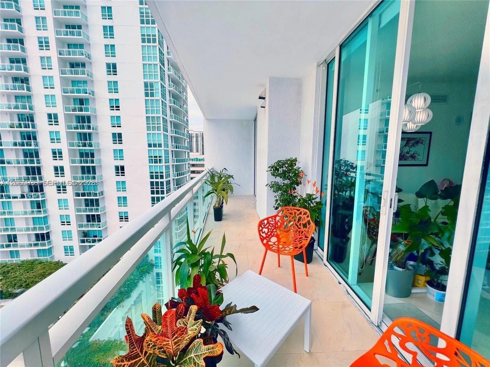 950 Brickell Bay Dr # 1807, Miami FL 33131