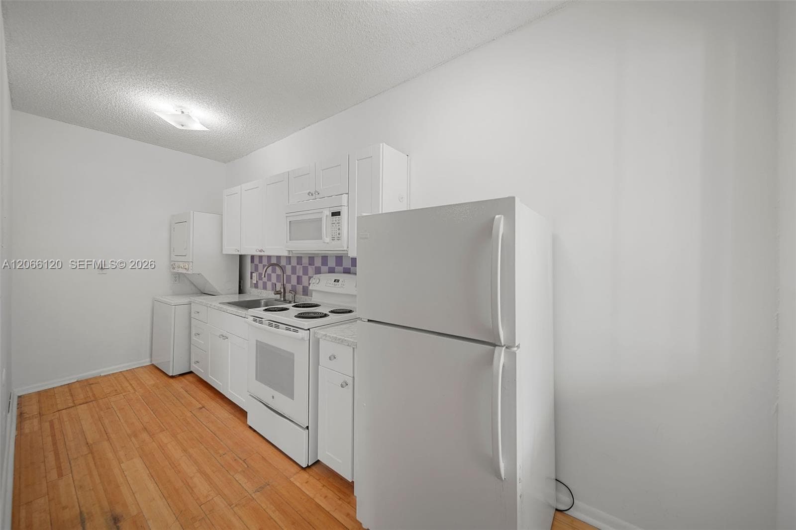 934 Michigan Ave # 207, Miami Beach FL 33139