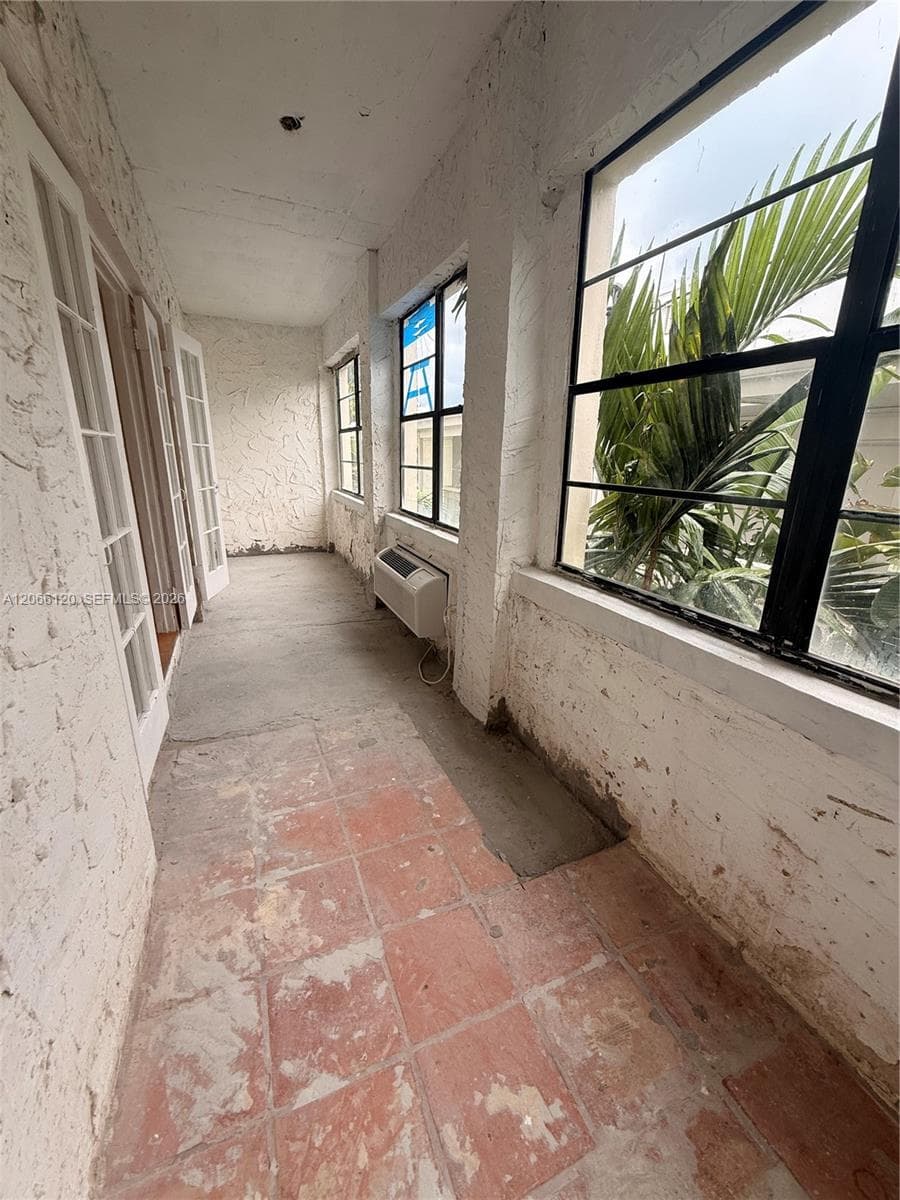 934 Michigan Ave # 207, Miami Beach FL 33139