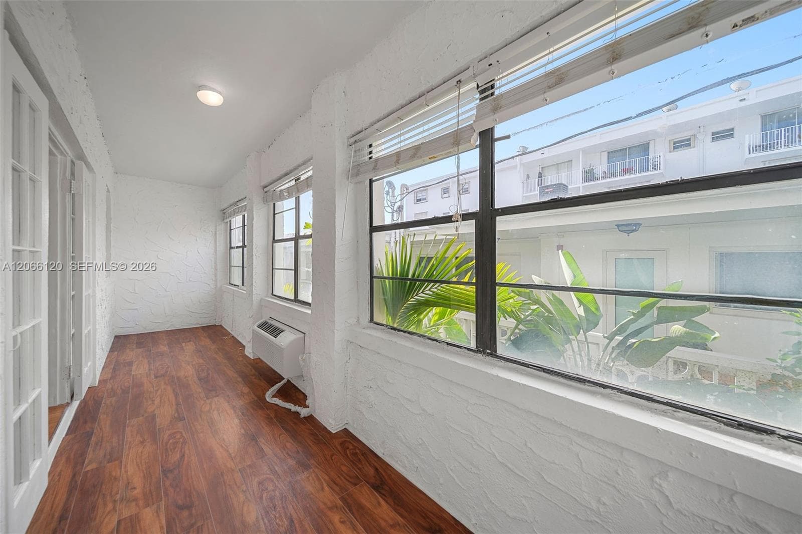 934 Michigan Ave # 207, Miami Beach FL 33139