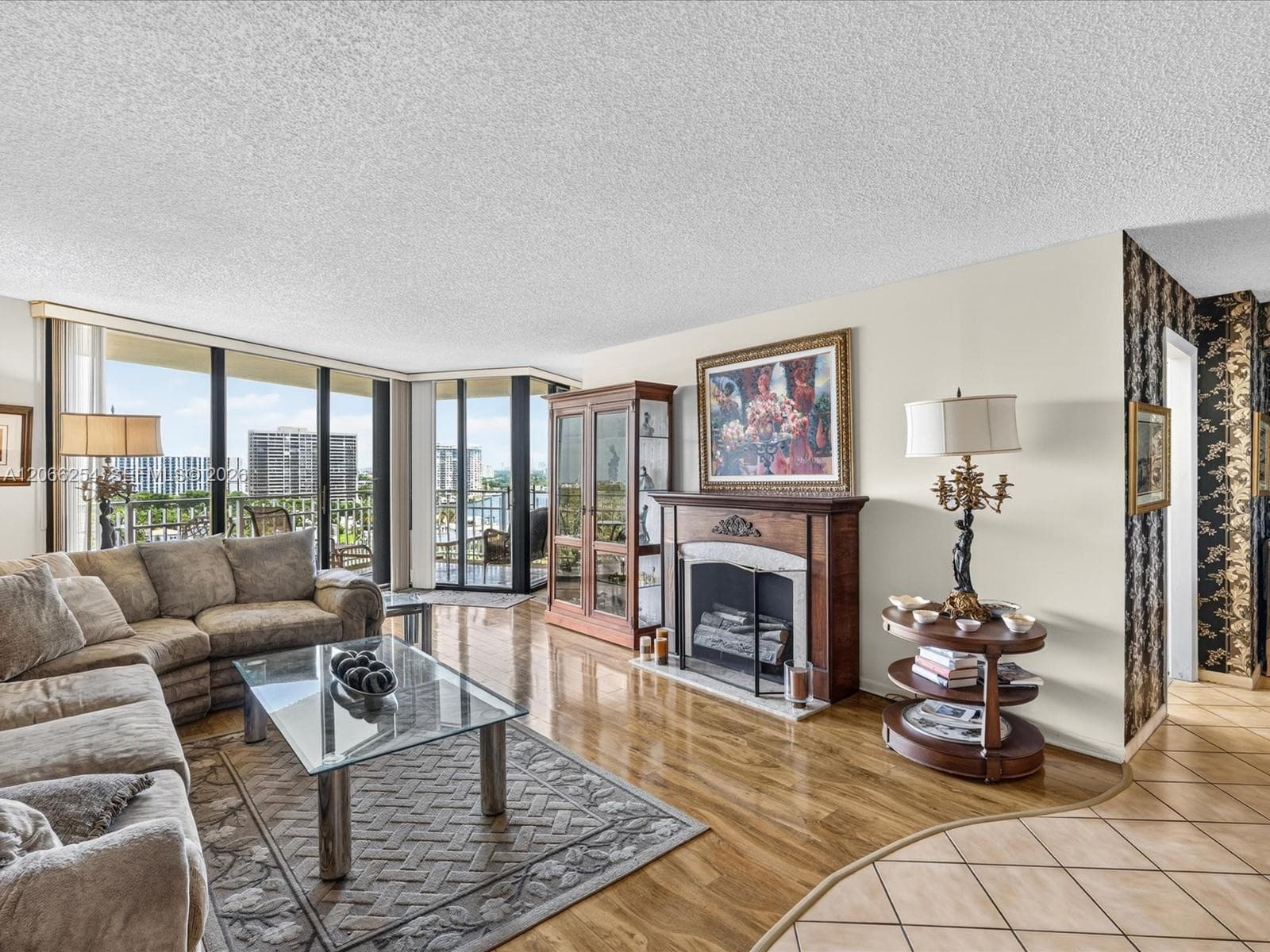 4000 Towerside Ter # 1407, Miami FL 33138