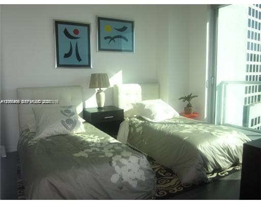 55 SE 6th St # 4102, Miami FL 33131