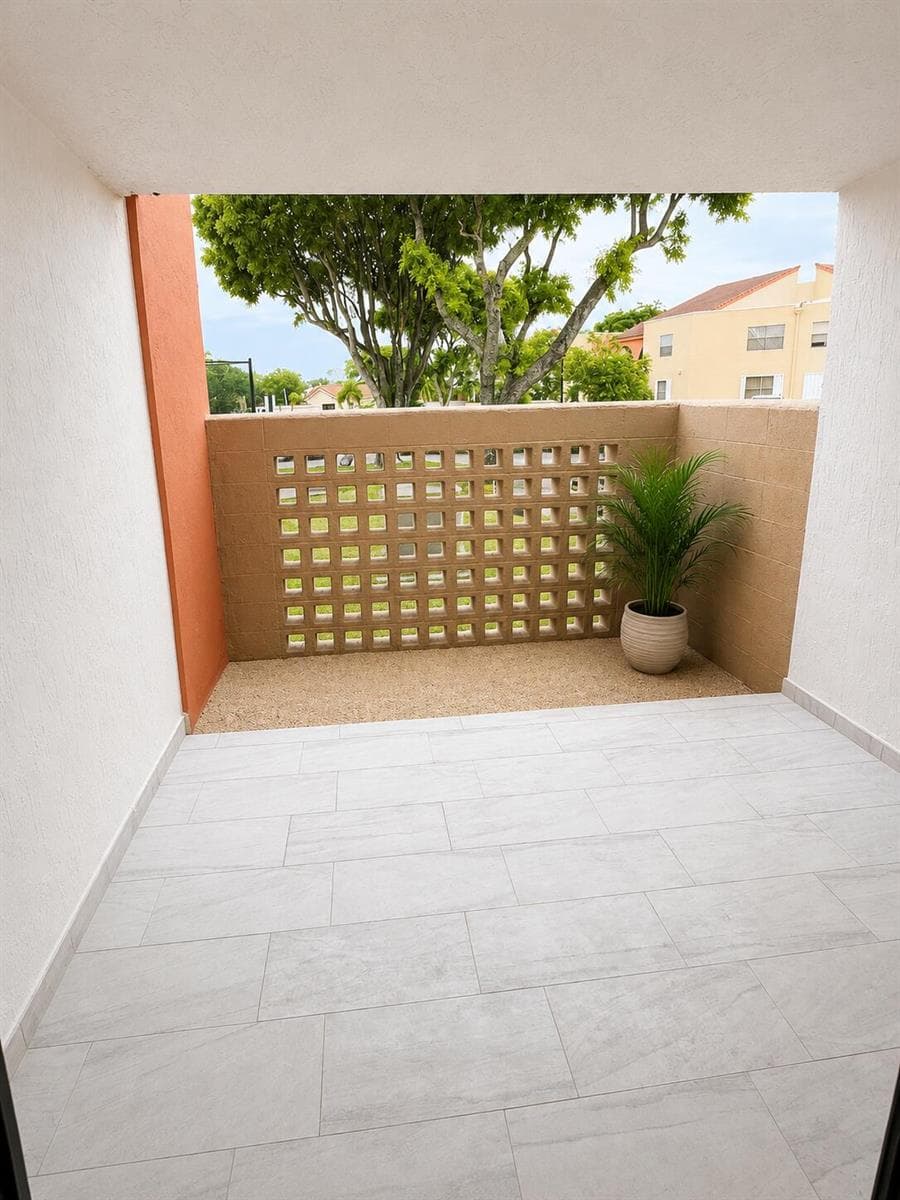 10229 NW 9th St Circle # 103, Miami FL 33172