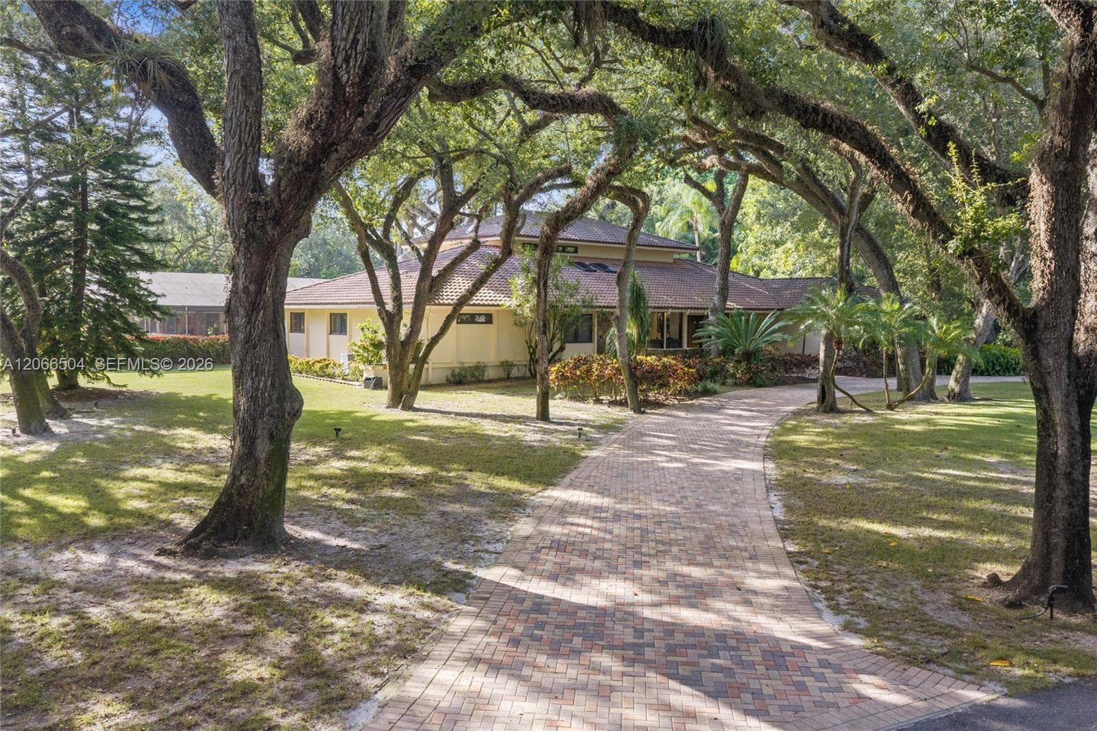 9490 Old Cutler Ln, Coral Gables FL 33156