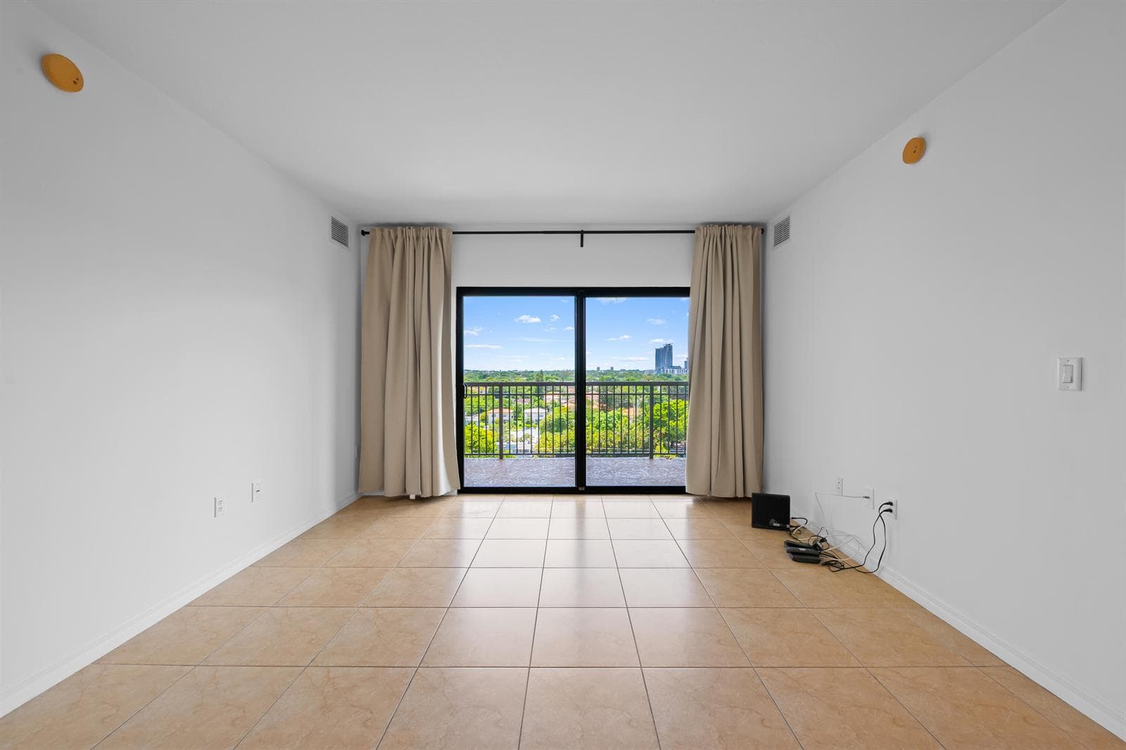 3530 SW 22ND Street # 902, Miami FL 33145