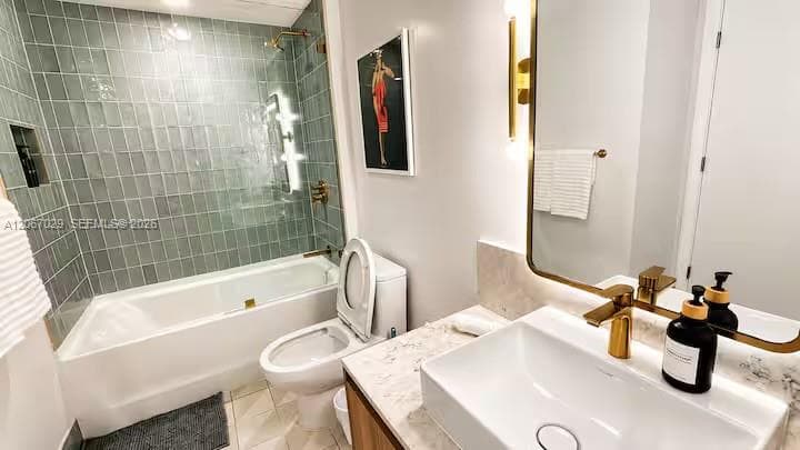 159 NE 6th St # 3911, Miami FL 33132