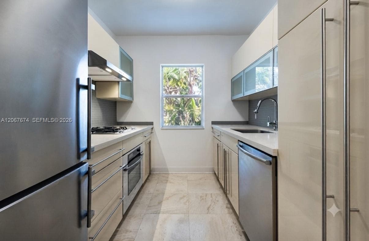 945 10th St # 3, Miami Beach FL 33139