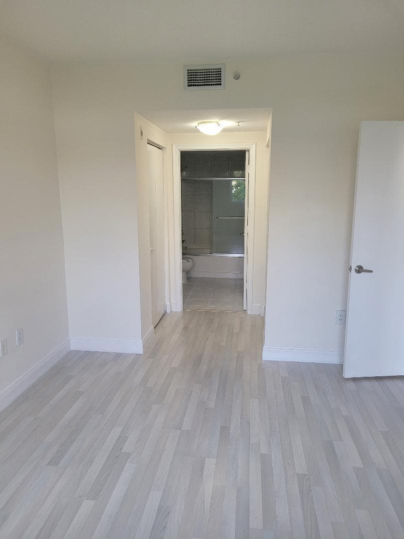 2775 NE 187th Street # 325, Miami FL 33180