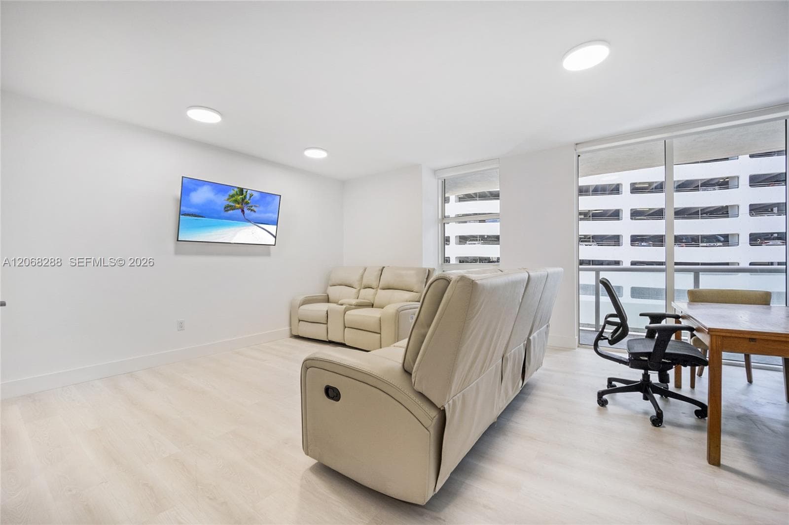 50 Biscayne Blvd # 514, Miami FL 33132