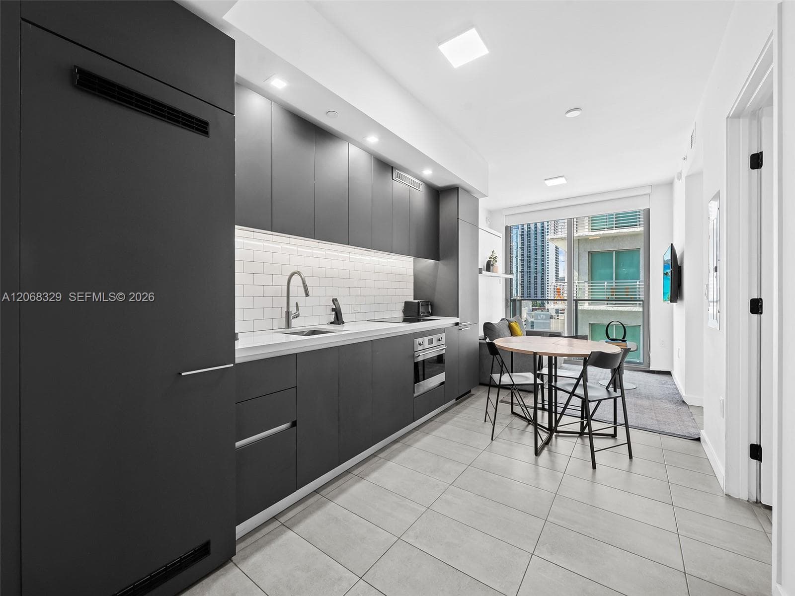 227 NE 2nd St # 1807, Miami FL 33132