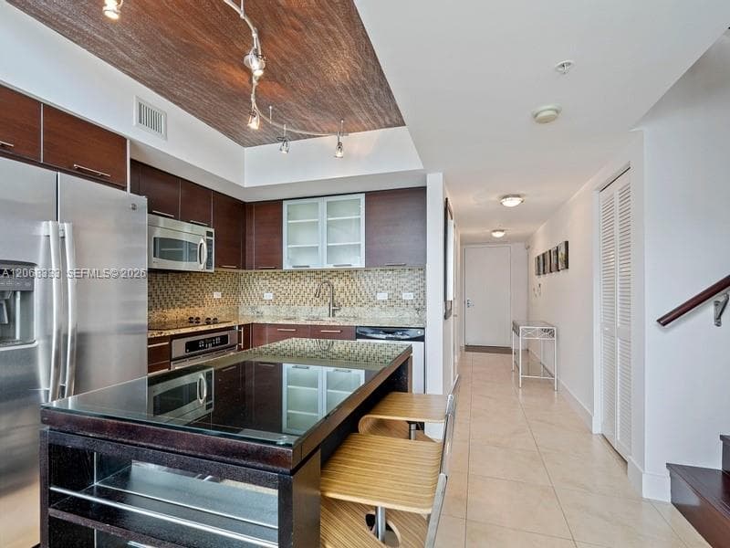 41 SE 5th St # 2310, Miami FL 33131