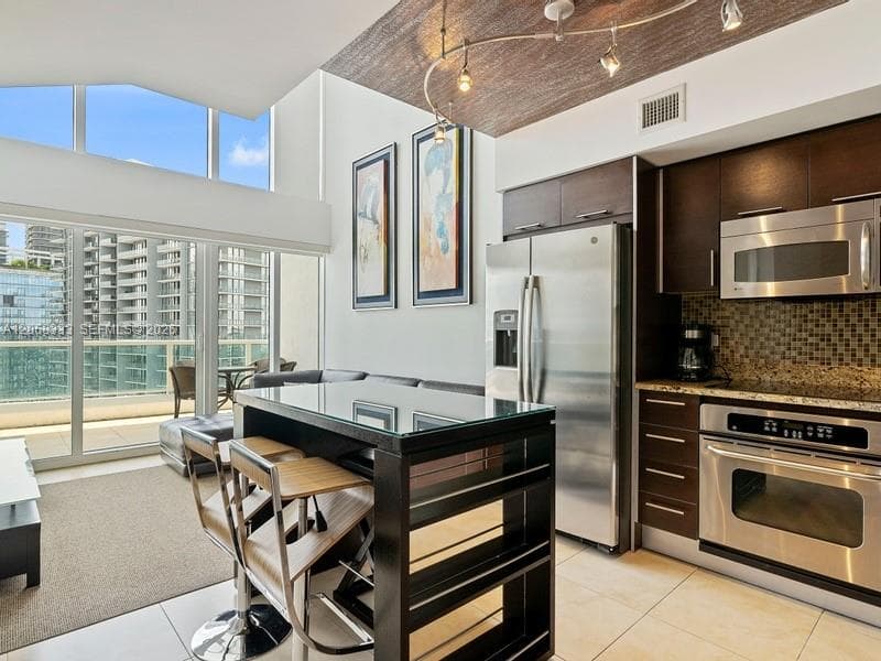 41 SE 5th St # 2310, Miami FL 33131