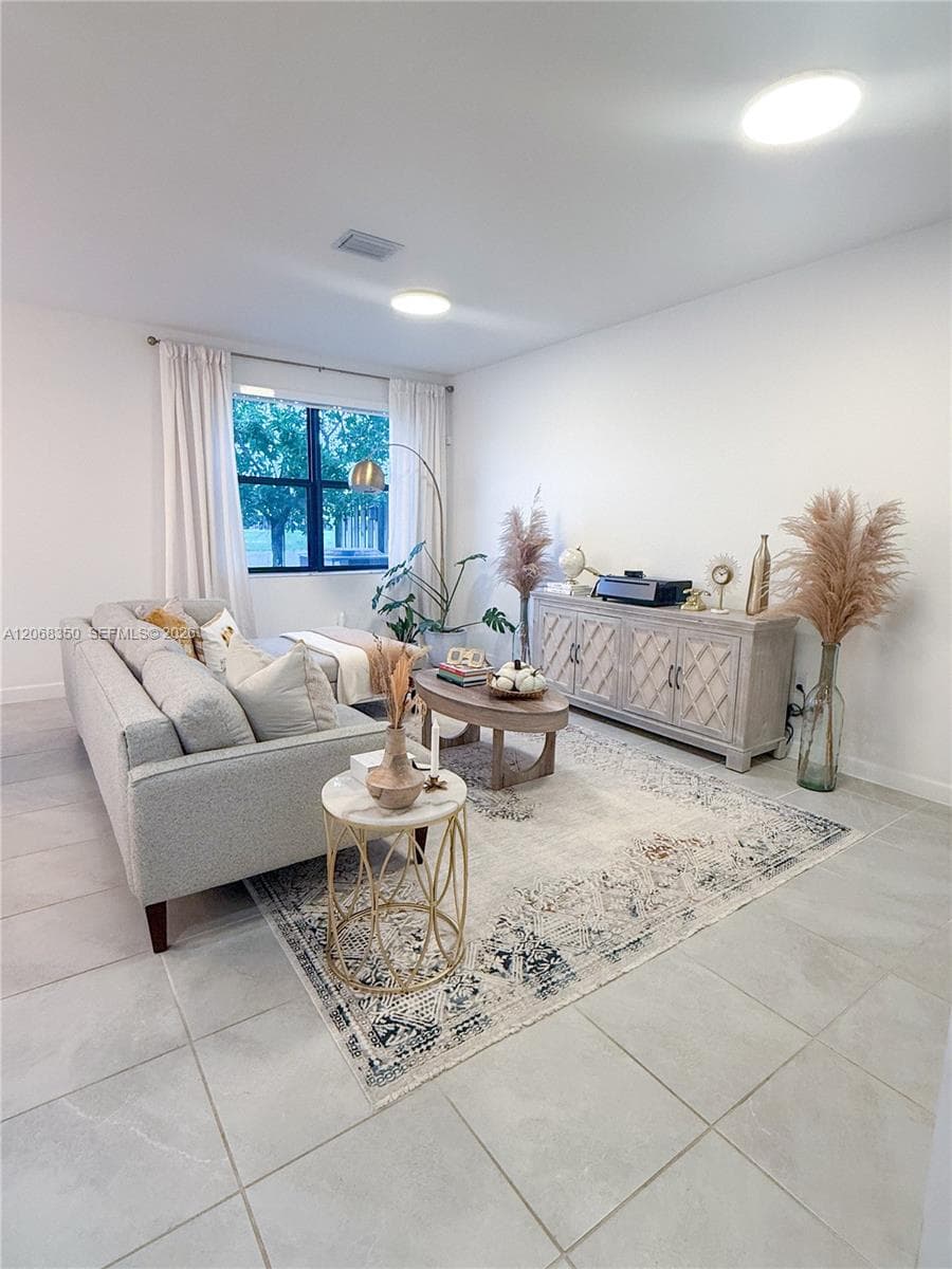 10095 SW 231 LN, Miami FL 33190
