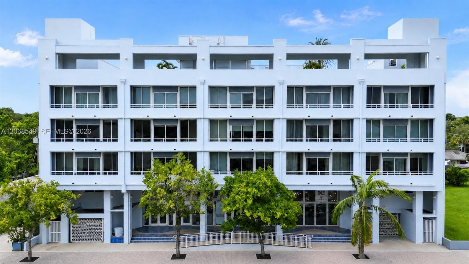 3250 Grand Ave # 406, Miami FL 33133