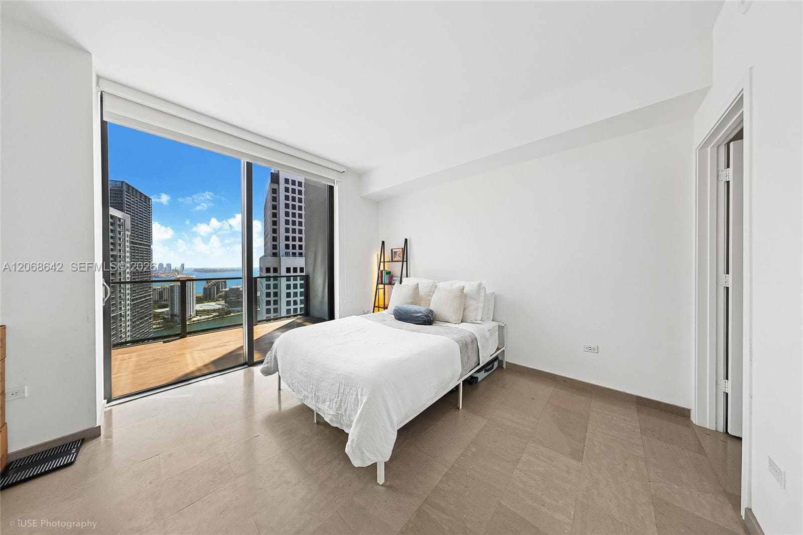 68 SE 6th St # 2909, Miami FL 33131