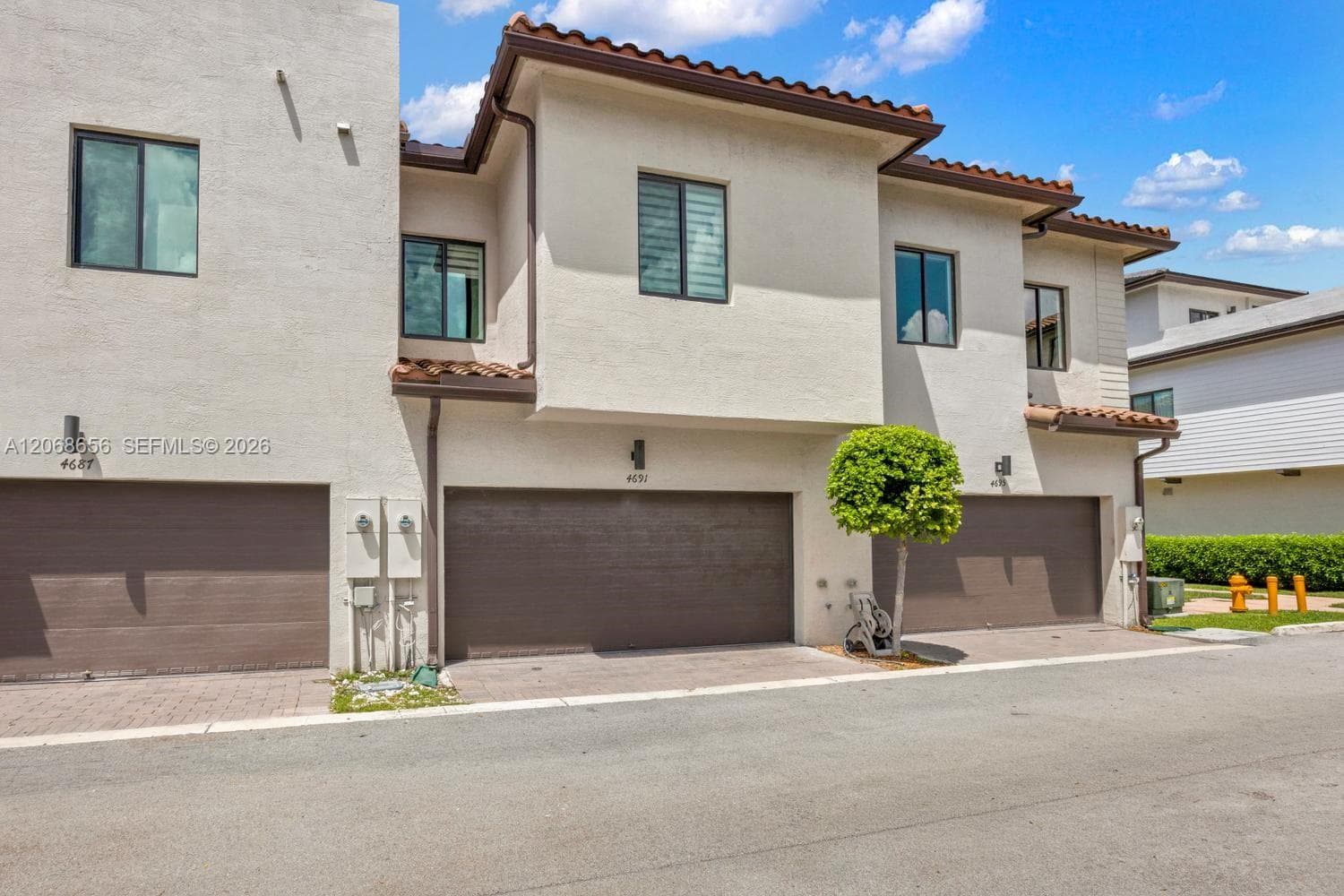 4691 NW 83rd Pkwy, Doral FL 33166