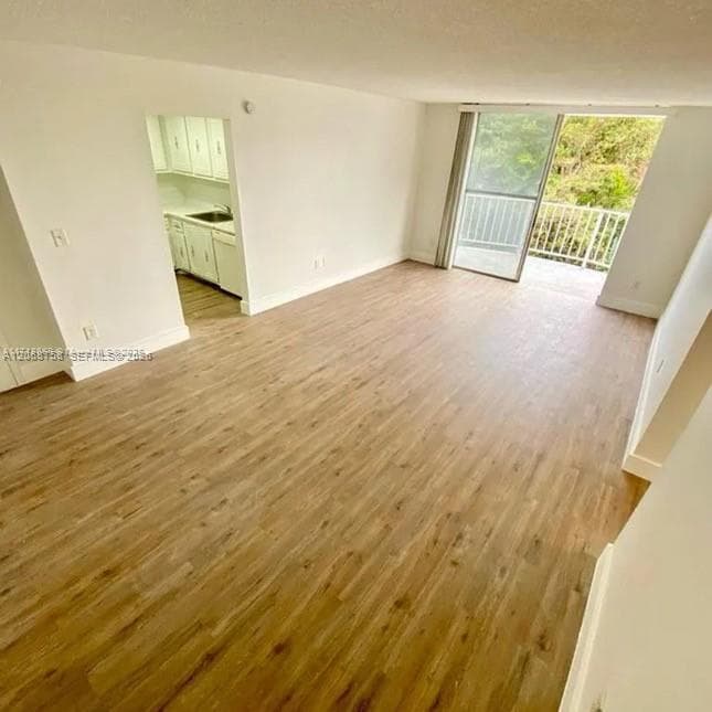 492 NW 165th St Rd # 415, Miami FL 33169
