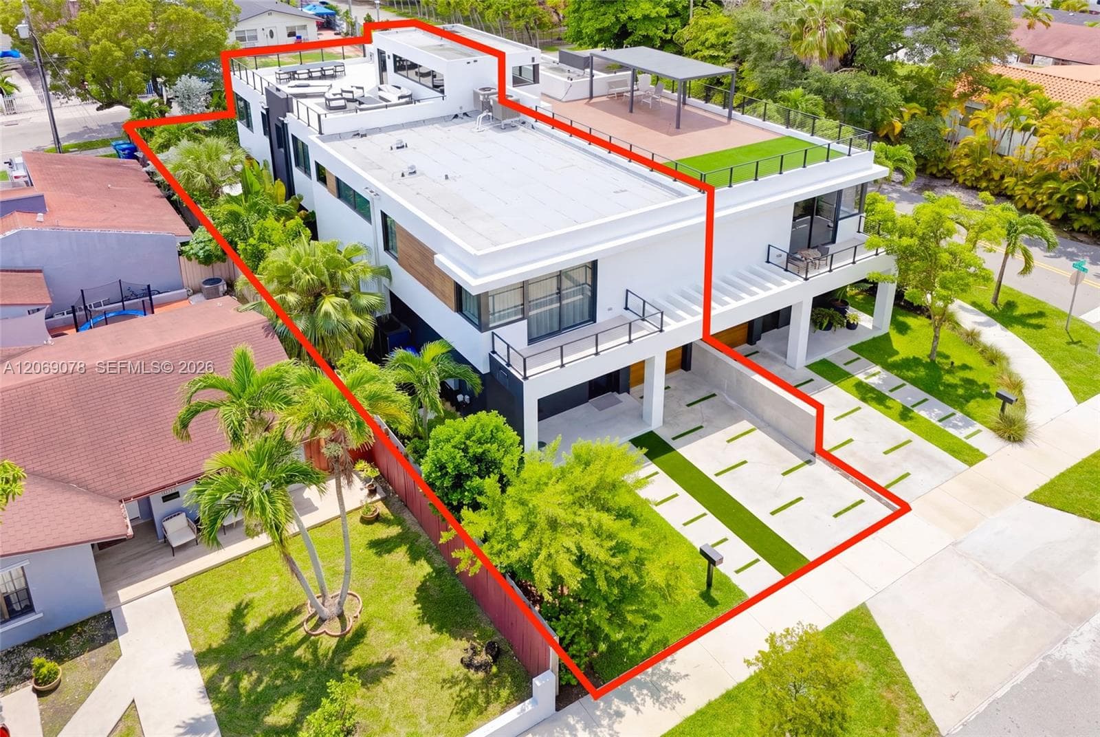 2290 SW 13th St, Miami FL 33145