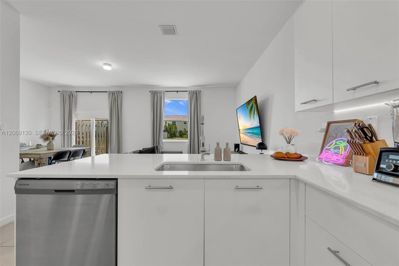 12613 NW 23rd Pl, Miami FL 33167