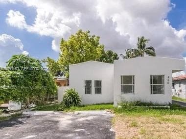 460 NW 82nd Ter, Miami FL 33150