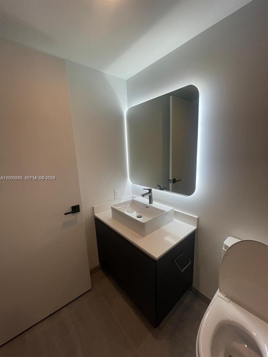 227 NE 2nd St # 1613, Miami FL 33132