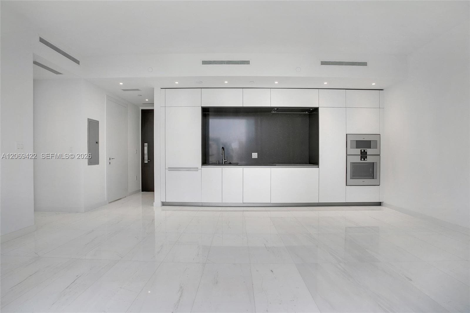 300 Biscayne Boulevard Way # 3108, Miami FL 33131