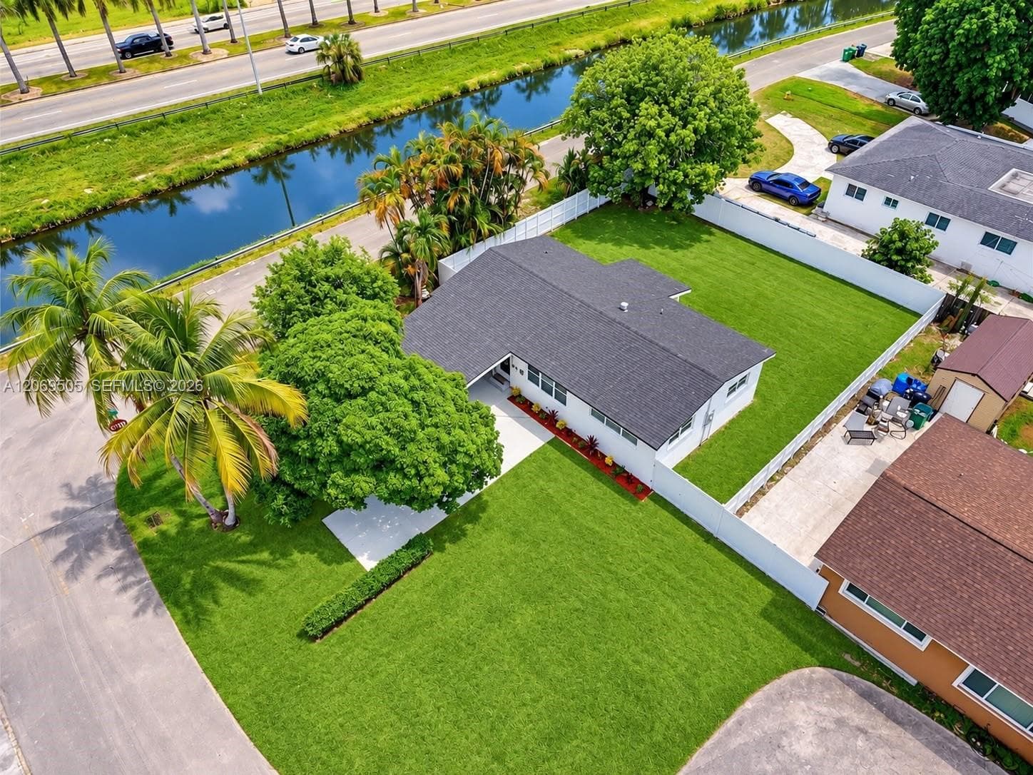 2200 NW 110th St, Miami FL 33167