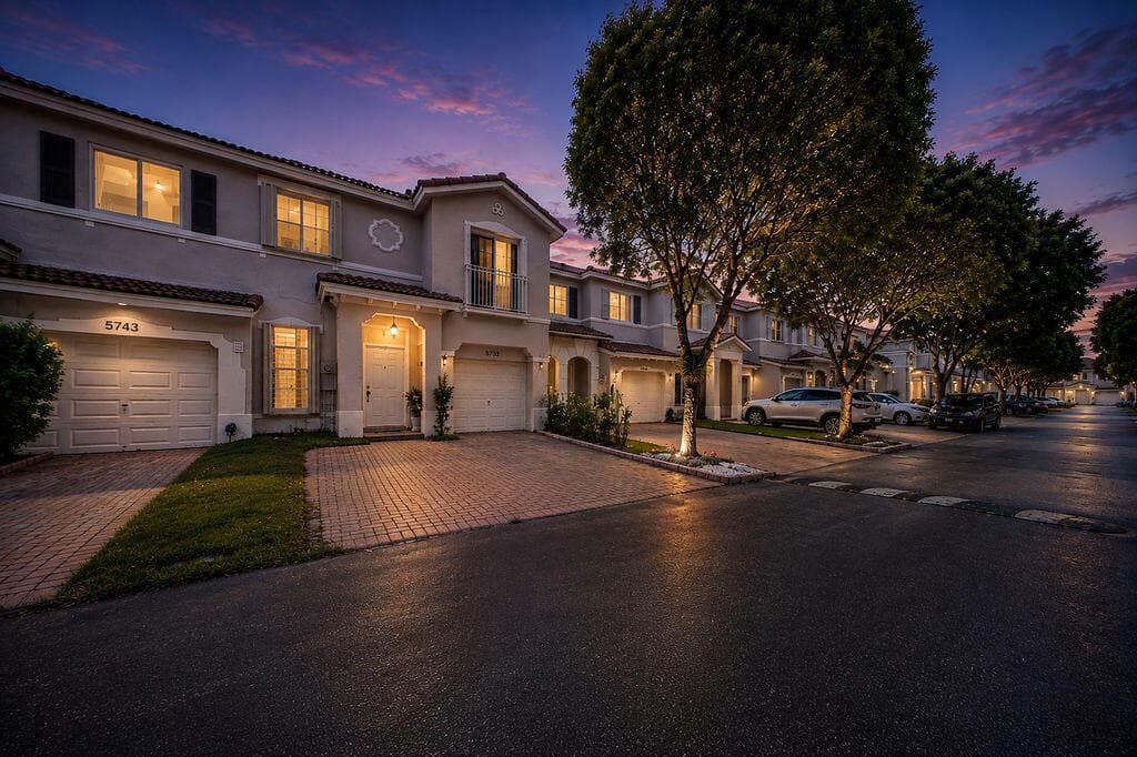 5733 NW 112th Place, Doral FL 33178