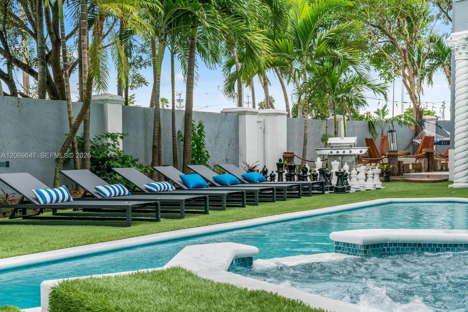 12141 Walsh Blvd, Miami FL 33184