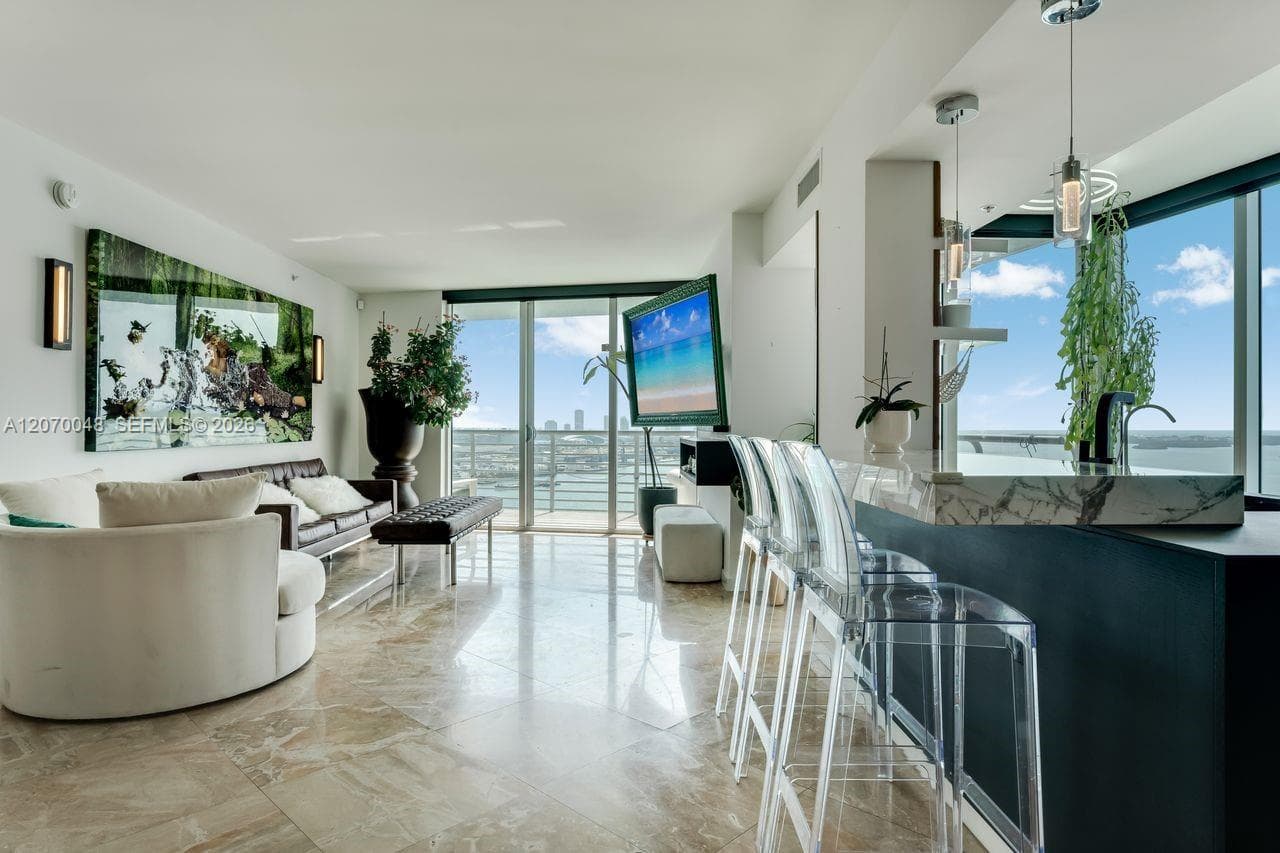 335 S Biscayne Blvd # 2609, Miami FL 33131