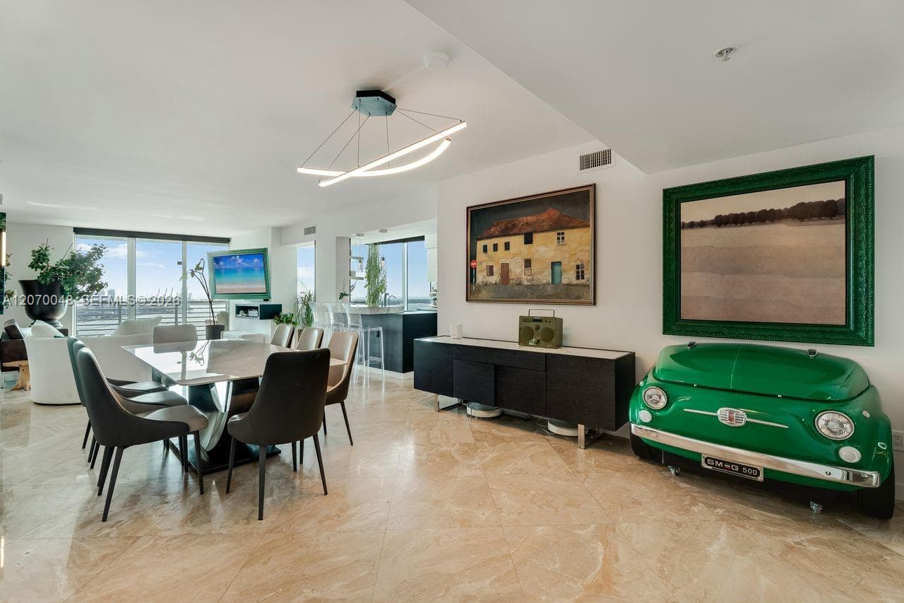 335 S Biscayne Blvd # 2609, Miami FL 33131