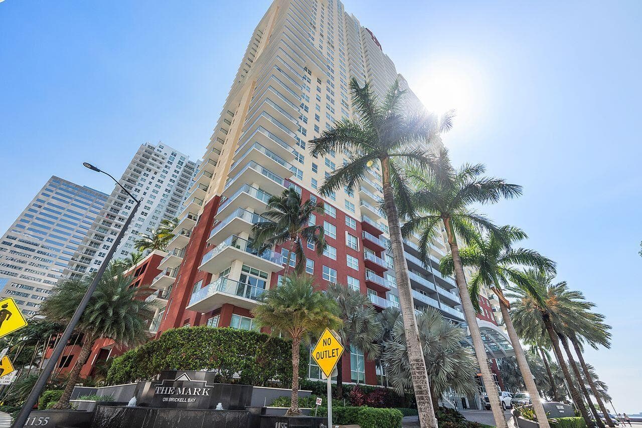 1155 BRICKELL BAY Drive # 2802, Miami FL 33131