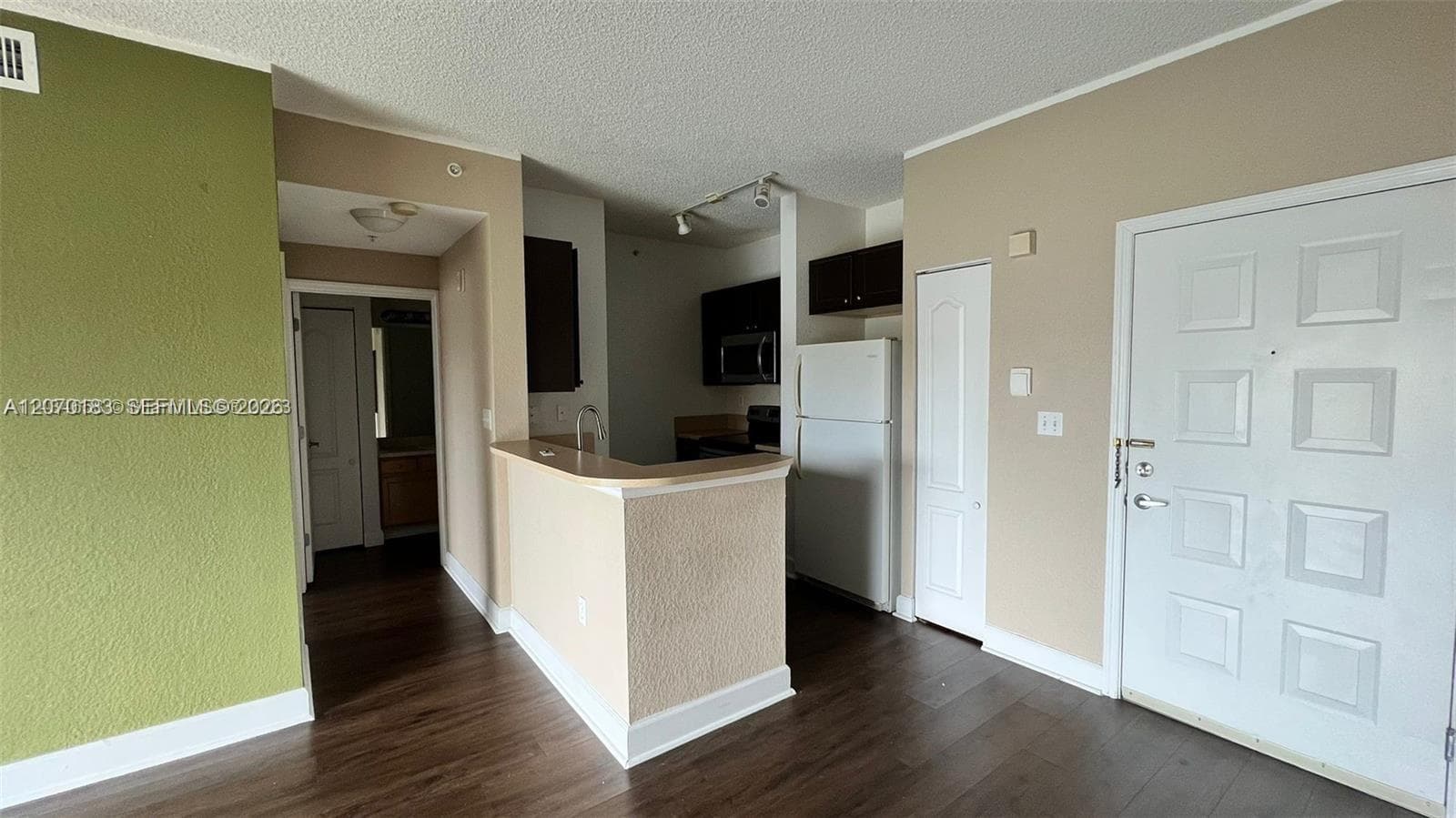 6001 SW 70th St # 625, South Miami FL 33143