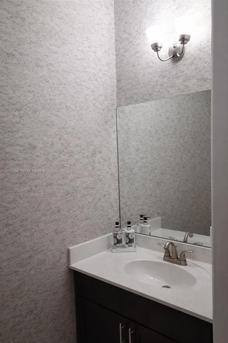 426 NE 194th Ter, Miami FL 33179