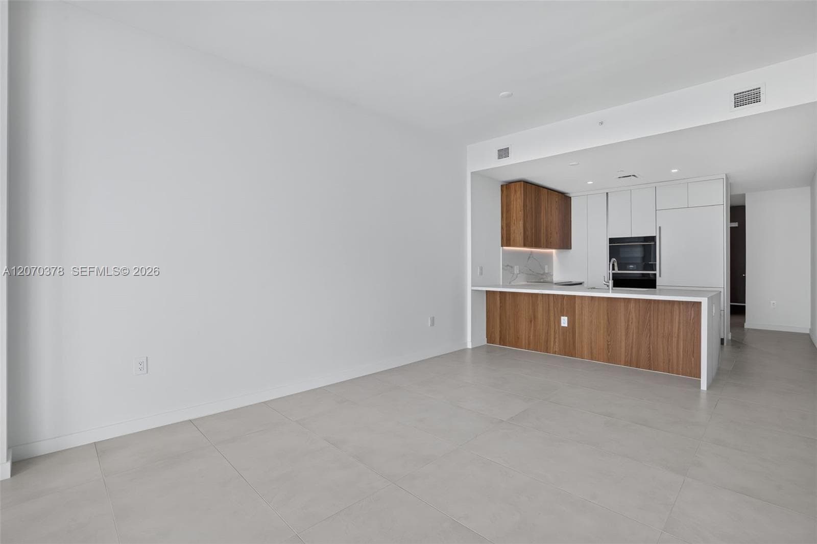 1400 Biscayne Boulevard # 1605, Miami FL 33132