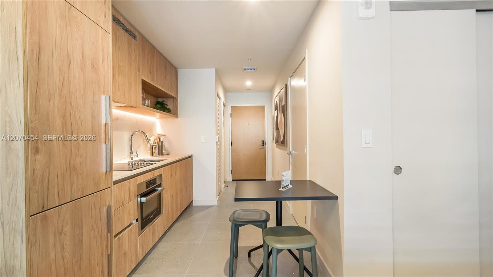 11 NE 6th St # 808, Miami FL 33132