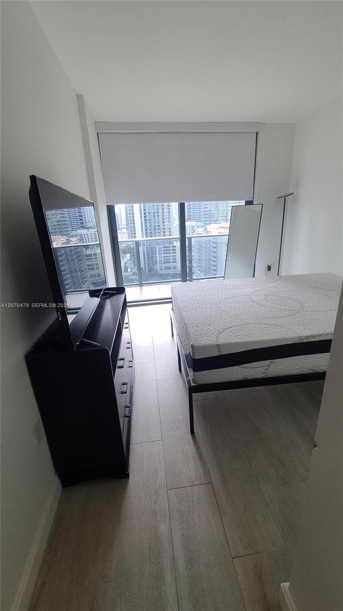 45 SW 9th St # 1503, Miami FL 33130