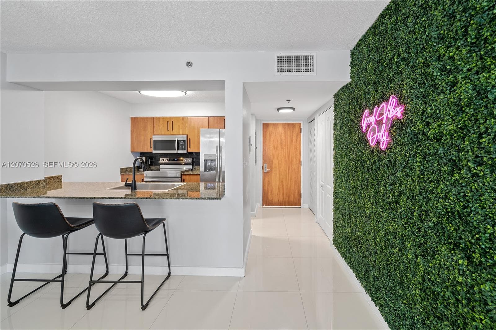 1200 Brickell Bay Dr # 2205, Miami FL 33131