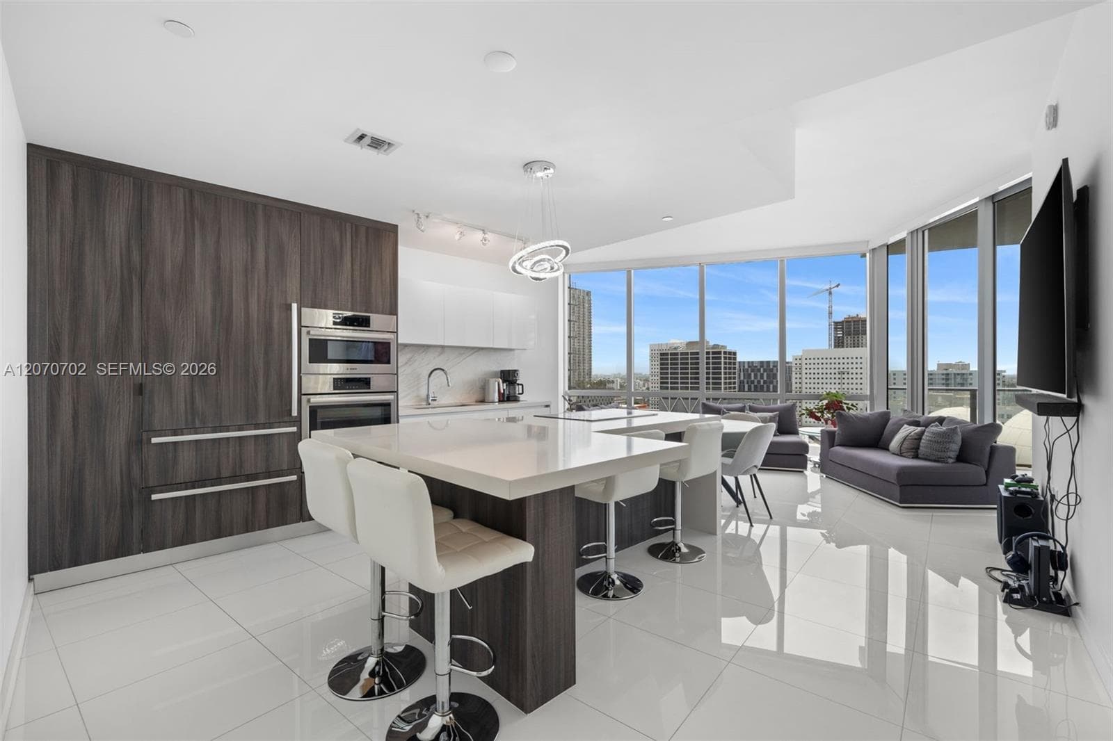 851 NE 1st Ave # 1610, Miami FL 33132