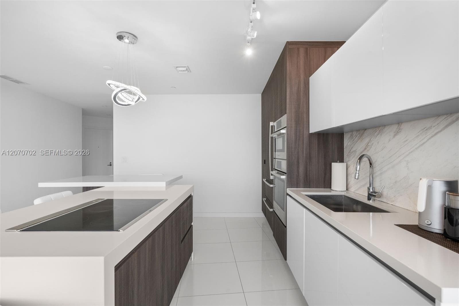 851 NE 1st Ave # 1610, Miami FL 33132