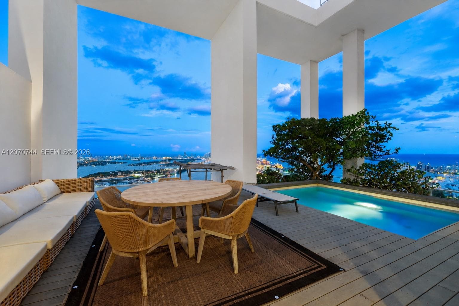 1040 Biscayne Blvd # 4602, Miami FL 33132