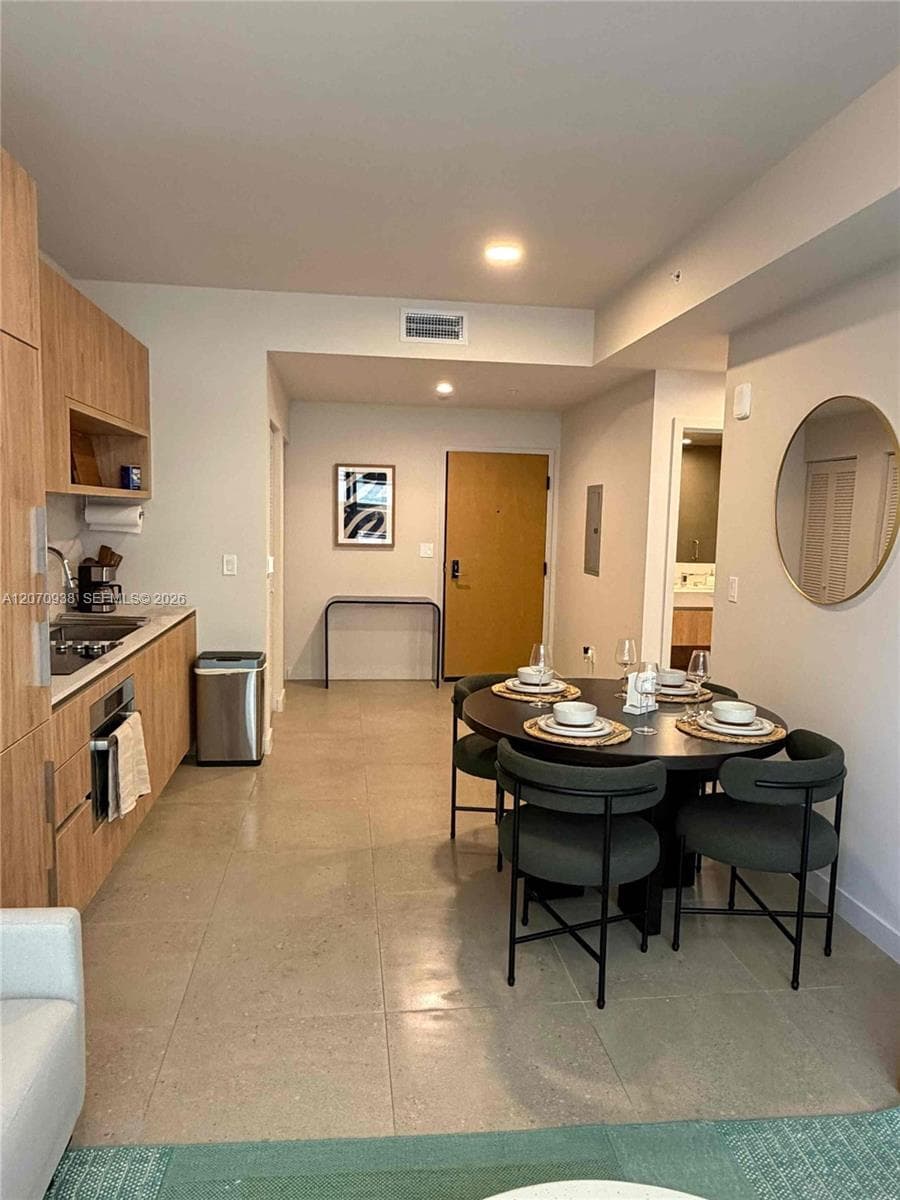 11 NE 6th St # 705, Miami FL 33132