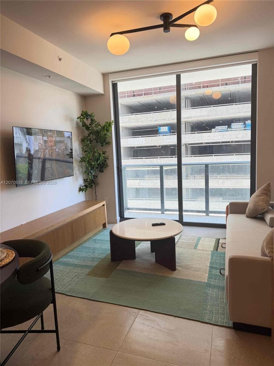 11 NE 6th St # 705, Miami FL 33132
