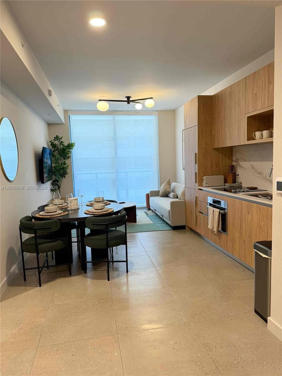 11 NE 6th St # 705, Miami FL 33132