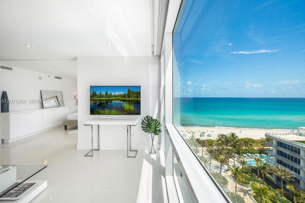 6801 Collins Ave, Miami Beach FL 33141
