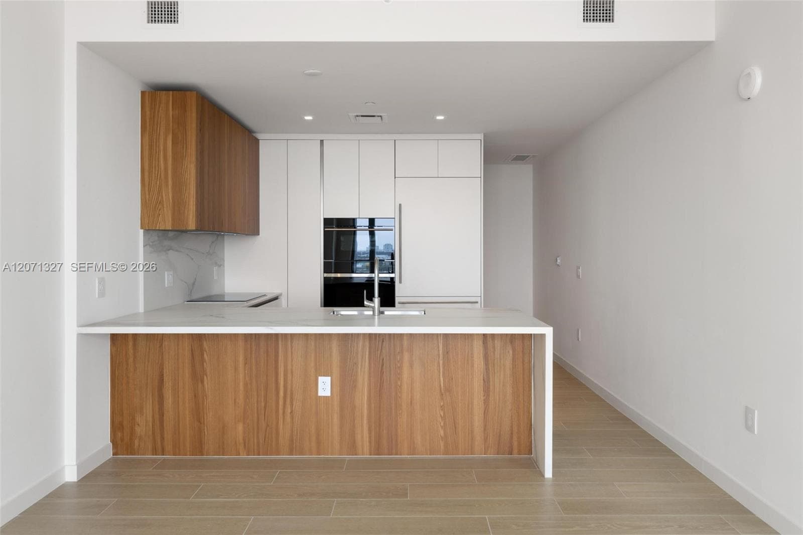 1400 Biscayne Blvd # 1905, Miami FL 33132